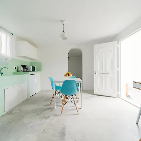 Deluxe Charming With Pool Vlychada